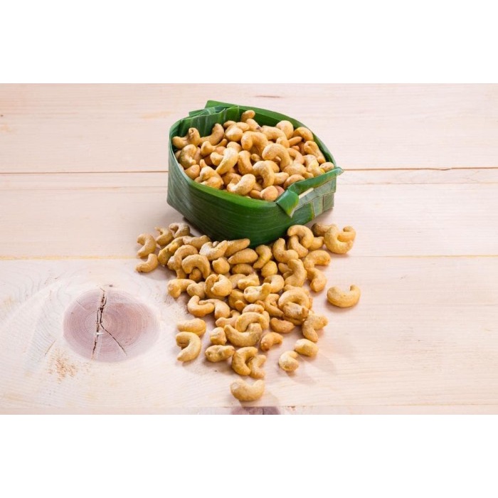 

Kacang Mede (Mete) Asin / Original Harga Grosir 1.5 Kg