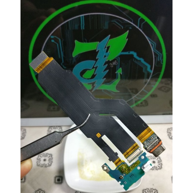 Fleksibel Konektor Cas/LCD SONY XPERIA XZs Original Copotan Tested