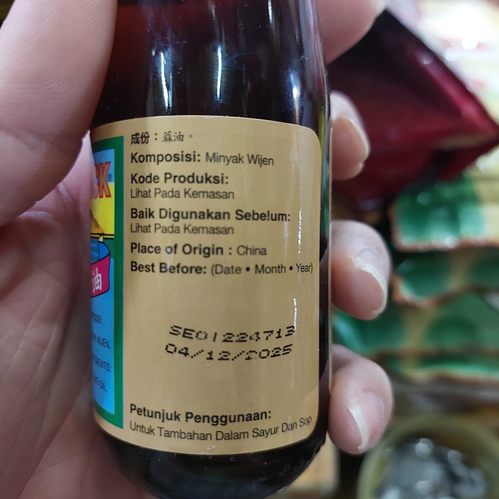 

Nyak Wijen Yuen Yi / Sesame Oil 110 Ml
