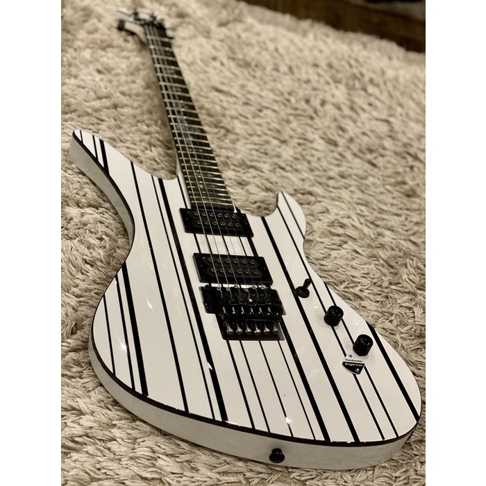 ✨New Ori Schecter Synyster Gates Standard In White With Black Berkualitas