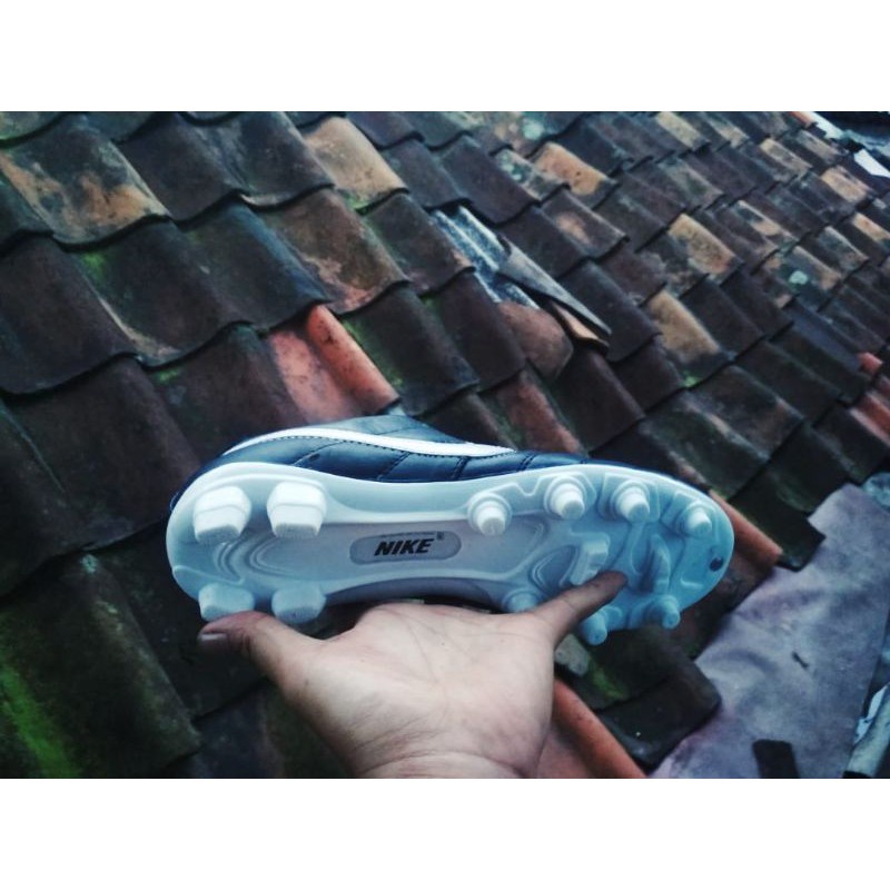 [SPORTY COLLECTION] sepatu bola original sepatu sepak bola kulit mura