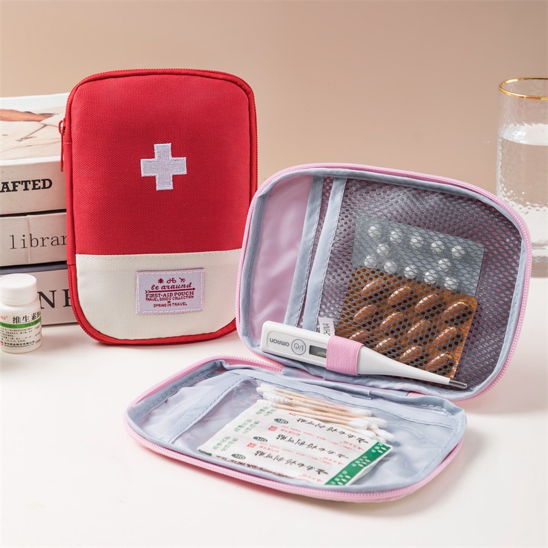 Tas P3K Mini Tempat Kotak Obat Organizer Bentuk Persegi — 7