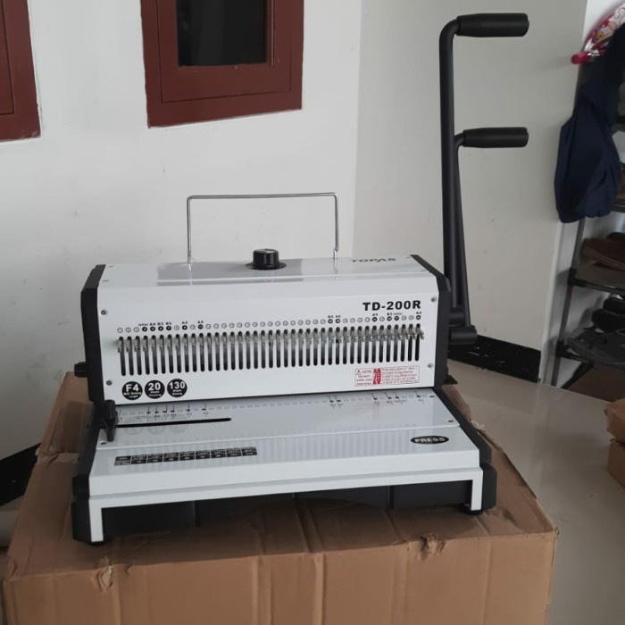 

Mesin Jilid Ring Kawat 3:1 F4 Wire Comb Binding Machine Topas TD-200R