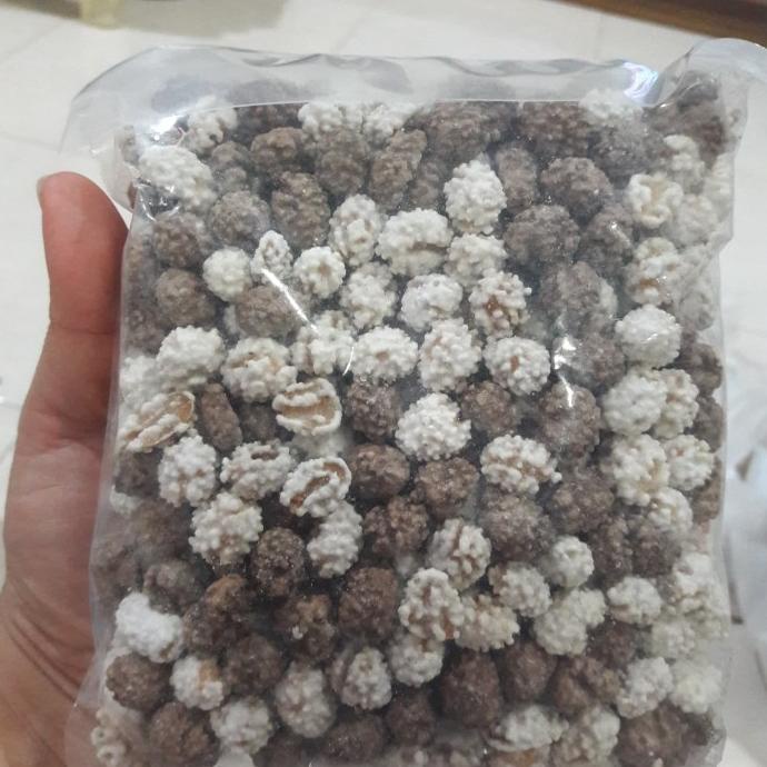 

READY STOCK OLEH - OLEH / JAJANAN KHAS MANADO - KACANG GOYANG PUTIH COKLAT !!!!!