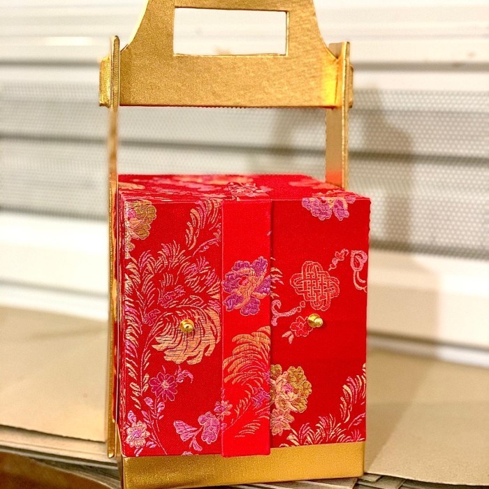 

New! TermuraH yuk!! Box Hampers Imlek 2021 Lemari Limited