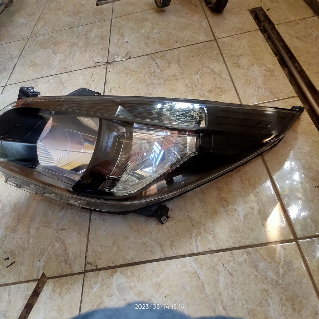 headlamp chevrolet spin activ original 100%