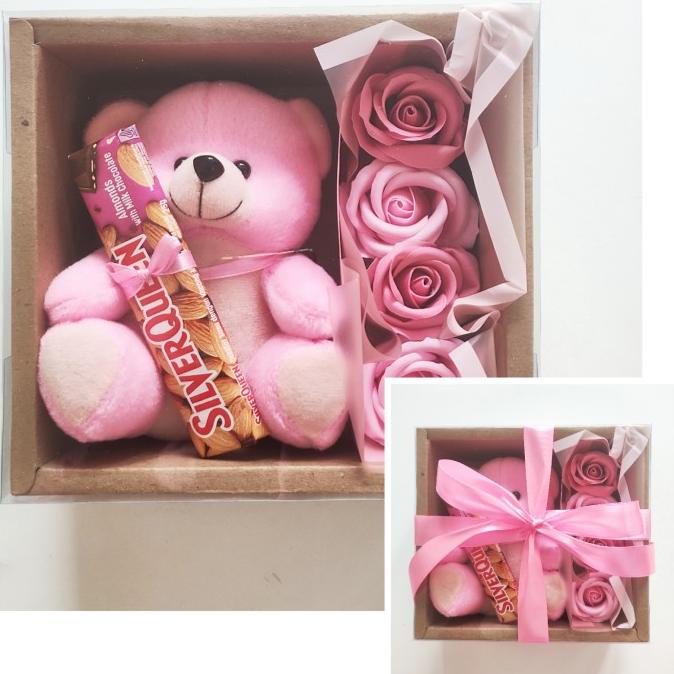 

Hadiah Kado Valentine Unik Pacar Cewek Wanita / Cokelat Mawar Boneka 2 SS99