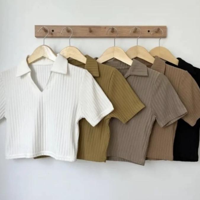 Kaos Kerah Polo Wanita Crop Top