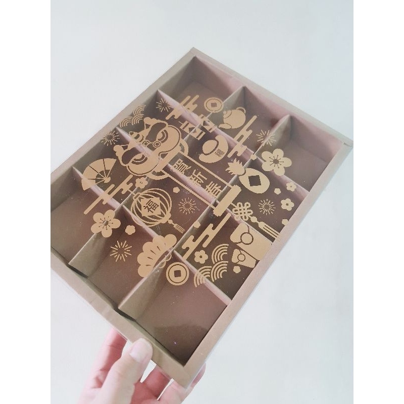 

5 pcs dus box cookies nastar mika motif imlek coklat sekat 12 uk 7.3 cm