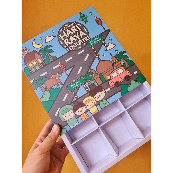 

5 pcs dus box putih slop motif idul fitri pulkam sekat 9 uk 7.3 cm