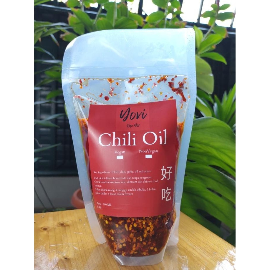 

Chili Oil With Crunchy Garlic Yovi / sambal,sambel dimsum 700 ML LJ
