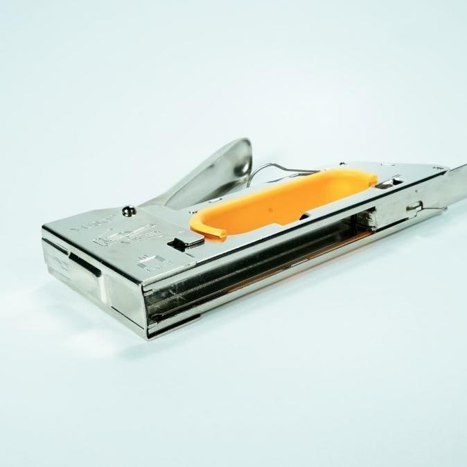 

Alat Hand Stapler Tacker Manual YUSO Y23 Tembak Staples 13/6 13/8