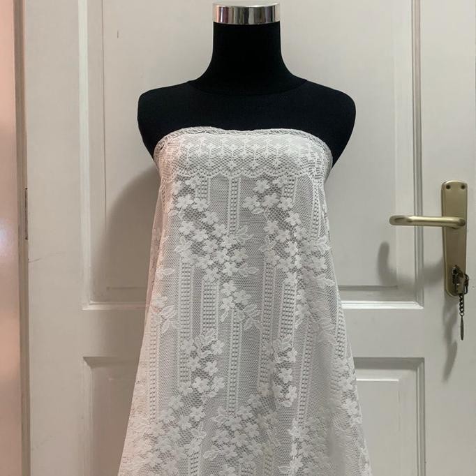 Terjangkau - Kain Brukat Lace Salur Bunga Ayana Warna Putih Tulang Broken White ,.