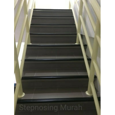 STEP NOSING KARET, LIS TANGGA , ANTI SLIP TANGGA, PENGAMAN SIKU TANGGA