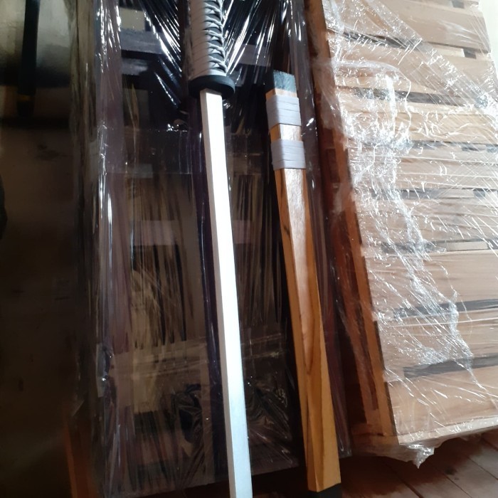 mainan pedang kayu katana bokken 61cm plus sarung bilah silver asli