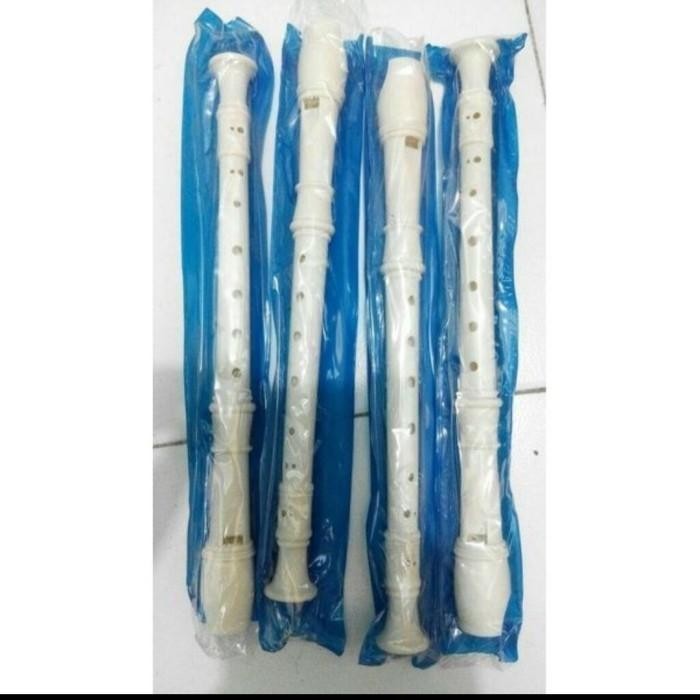 suling recorder. alat musik tiup.