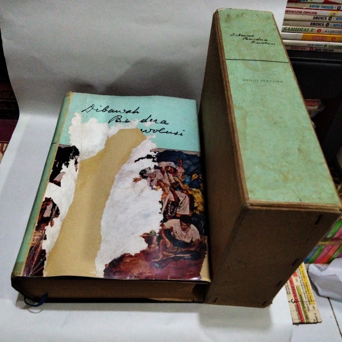 

[Baru] Dibawah Bendera Revolusi Jilid Pertama Diskon