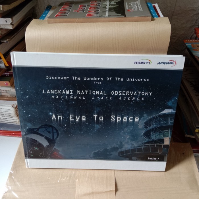 [COD] Discover The World Of The Universe An Eye To Space Diskon
