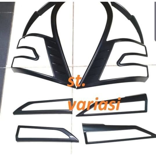 [New] Garnish Lampu Belakang Avanza 2018-2020 Hitam Limited