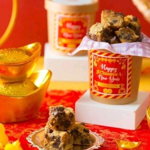 

TRE Hampers imlek / cny gift jar - Soft chocolate chip Cookie Bar TERLARIS
