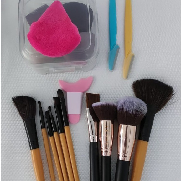 [PRELOVED] Makeup brush kuas blush contour foundation mata | makeup sponge puff segitiga pizza kecil