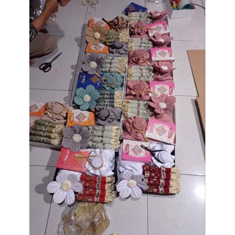 [SYAR'I MINERV] Seperangkat Alat Sholat Cewek Unuk Mahar Pernikahan Hamper Kado Bahan Mukena Katun
