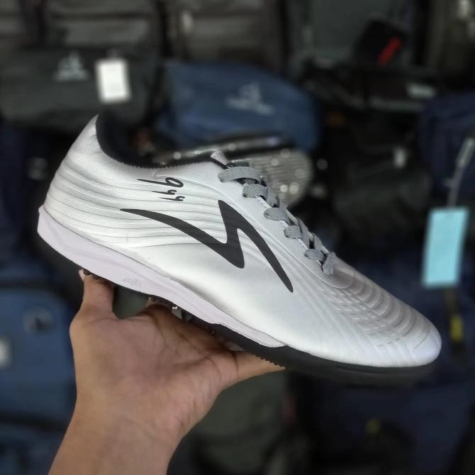 SEPATU FUTSAL SPECS INFINITY PUTIH GOLD