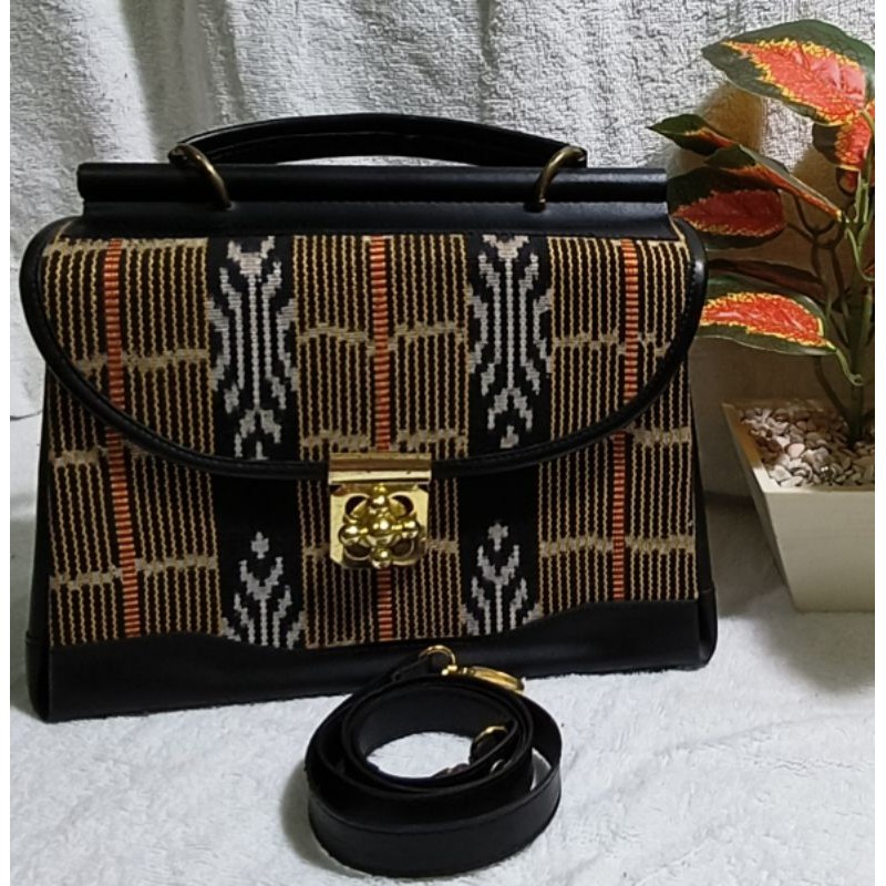Tas Tenun asli NTT