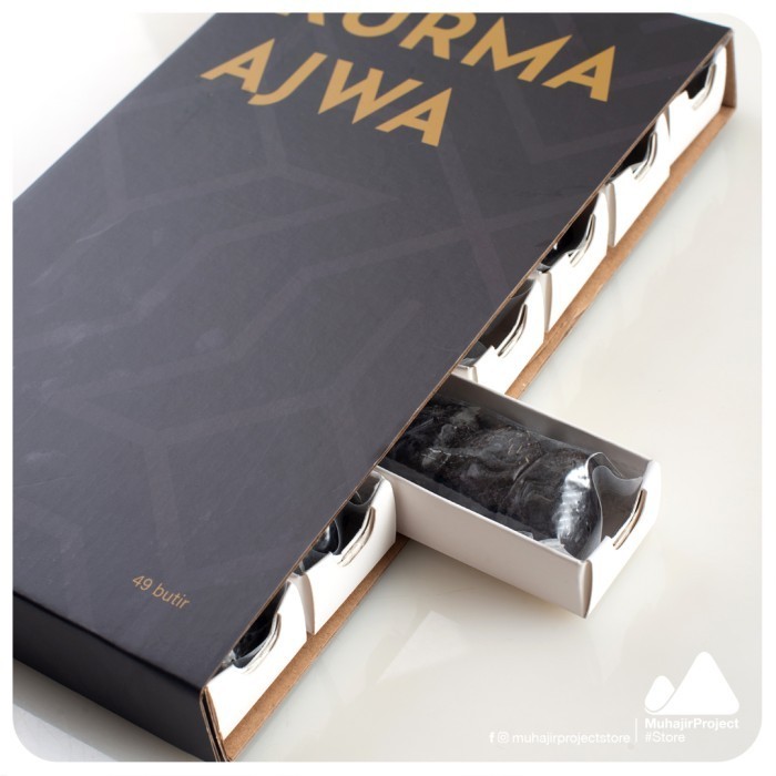 

Kurma Ajwa Special Pack