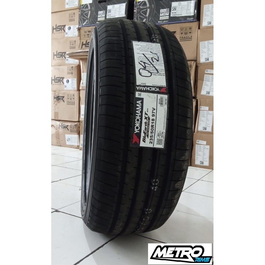 Ban mobil import 235/50 Ring 18 YOKOHAMA bluearth XTAE61 235 50 R18