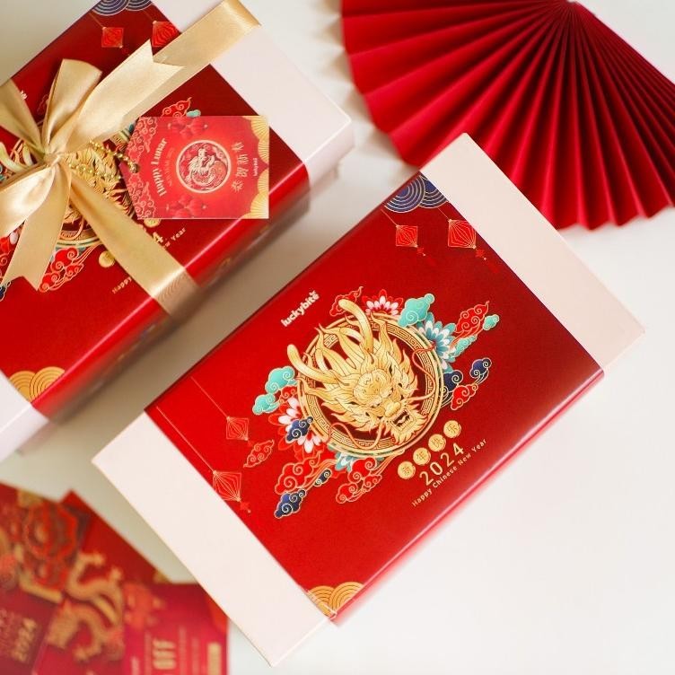 

PROMO MURAH Hampers Imlek / CNY Hampers / Parcel Imlek - Semi Hardbox - Oatmeal Cookies + Red Velvet Cookies + Kacang Mede + Miniatur Naga + FREE KARTU + PITA + VOUCHER + BUBBLE WRAP | LUCKYBITE