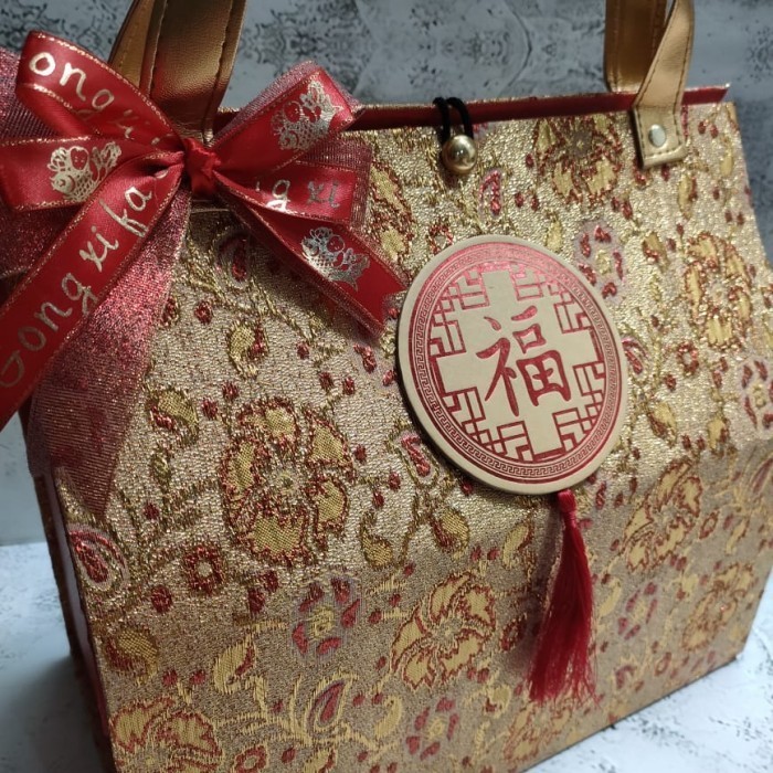 

Ready Hampers Imlek / CNY model tas gold sb