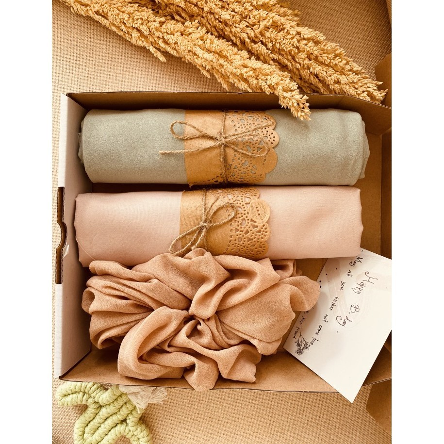 

Ready hampers jilbab murah gift