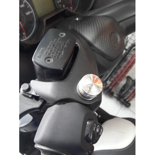 tutup baut spion XMAX 250 cc tutup lubang spion xmax 250cc stenles