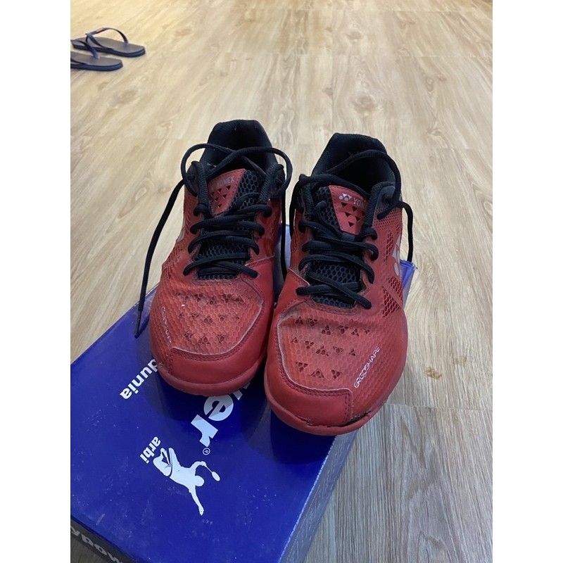 sepatu yonex (bekas/pesanan)