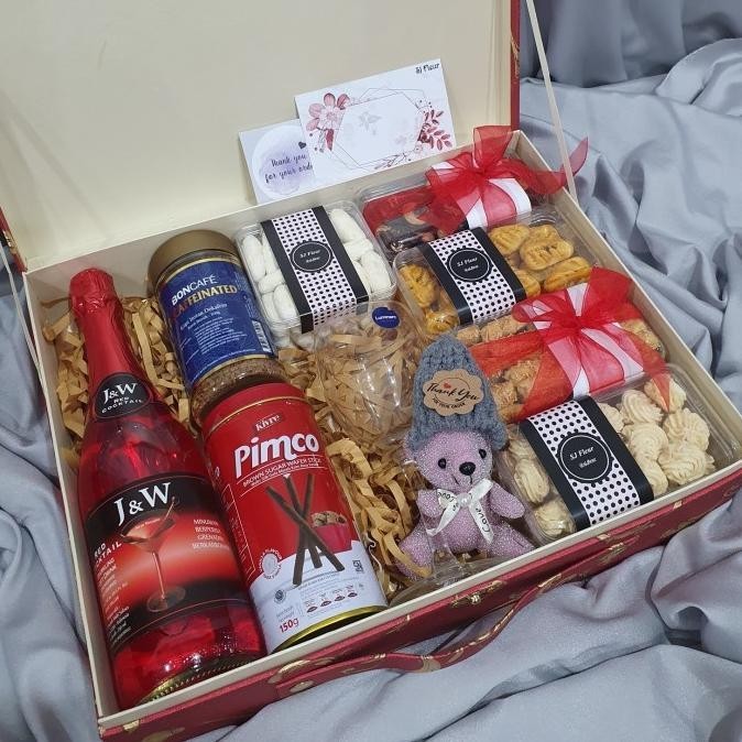 

Paket Box Hampers Parcel Kue Kering Kado Ulang Tahun 6