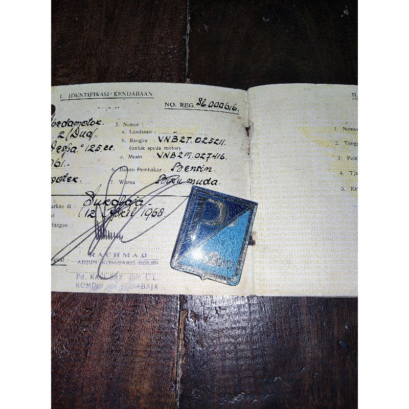 Emblem Vespa VNB61 original lepasan unit