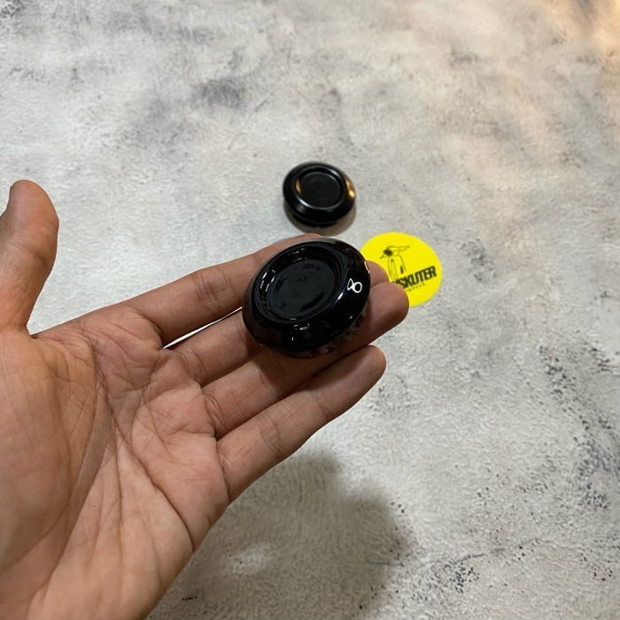 .........] Dop Velg Depan / Penutup Velg Original Black an Chrome Vespa Matic