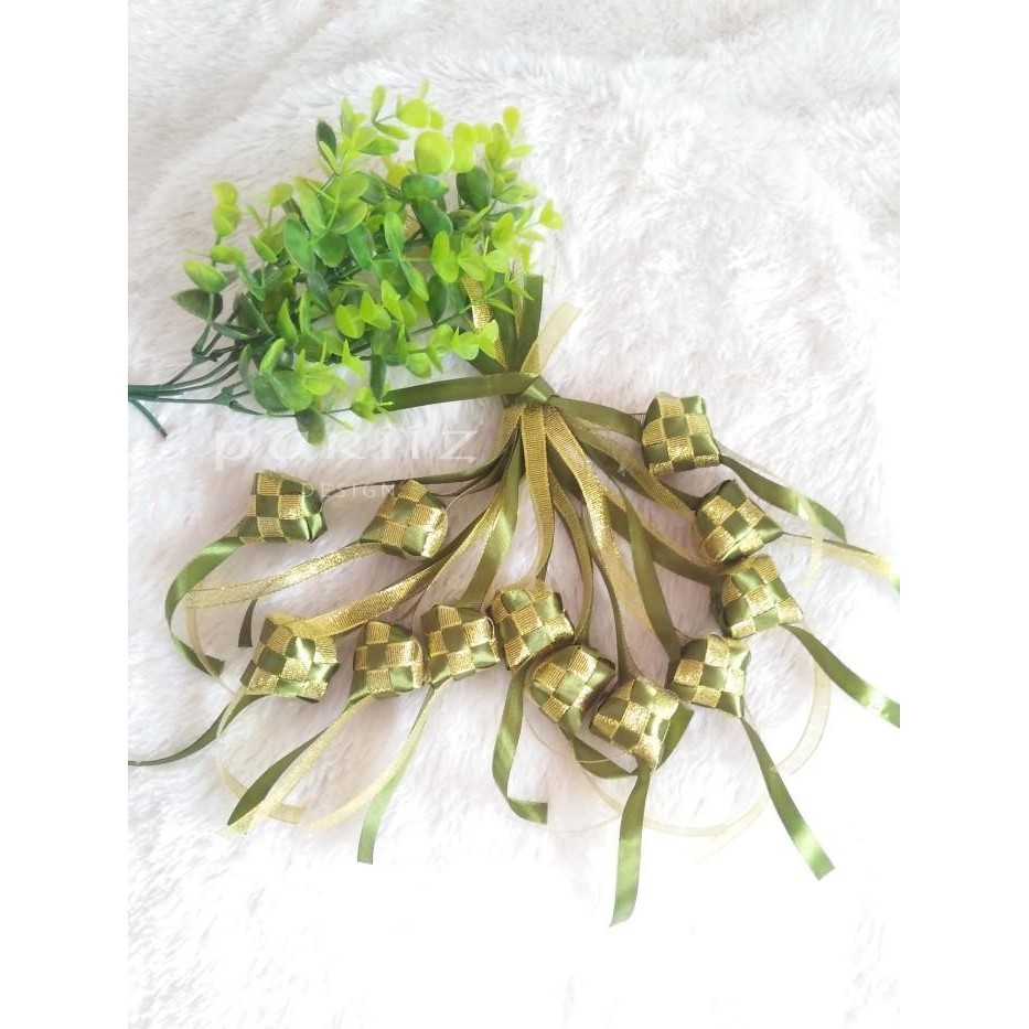 

Ketupat Mini Hijau Lumut Gold 4 X 4 X 2 Cm Isi 12 Pcs 087