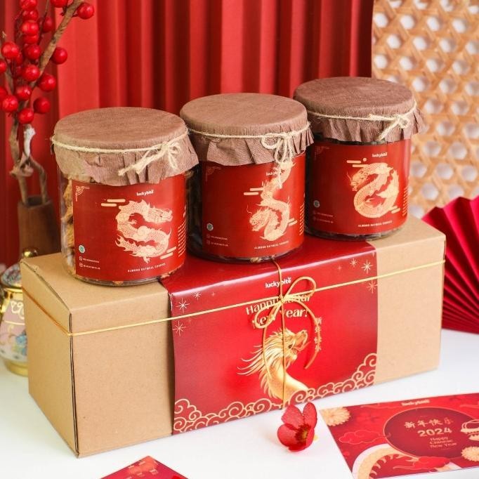 

Produk Unggulan] Hampers Imlek / CNY Hampers - Cookies 3 Jar + FREE Greeting Card