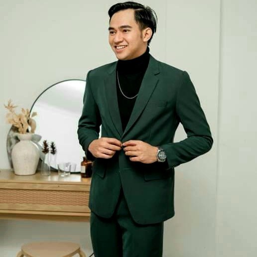 Mubeng Elegant Jas Slimfit Hijau Botol