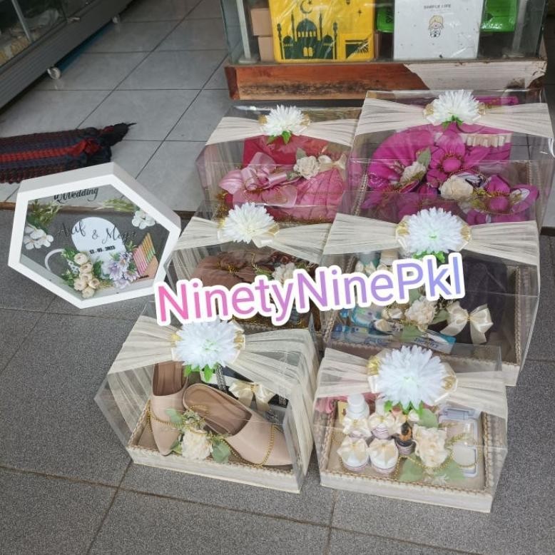 

Kualitas yang mengagumkan, harga yang terjangkau." BOX MIKA TILE ISI 4 / KOTAK HANTARAN ||
