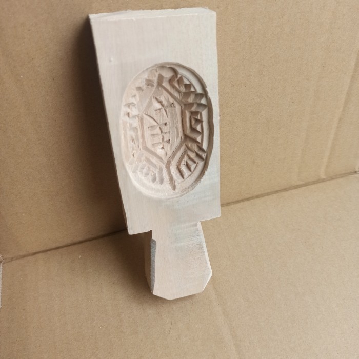 

Cetakan Kue Ku Bahan Kayu 1Lubang