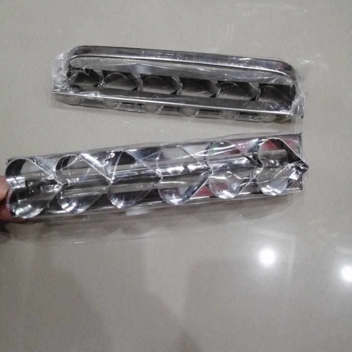 

Cetakan Kue Kering Kasten Bentuk Love Bahan Stainless Steel