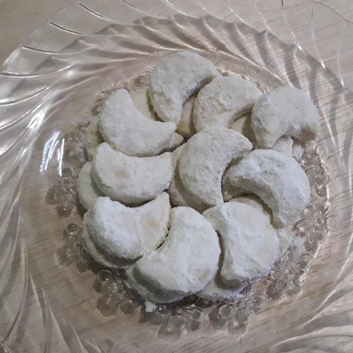 

kue kering spesial / cookies murah /kuker putri salju kacang mede LN