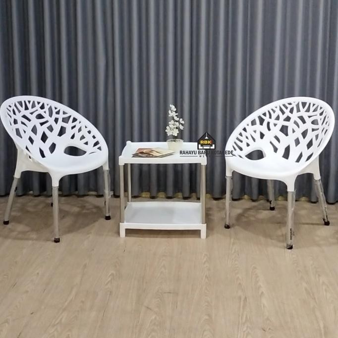 Kursi Teras Plastik Satu Set Meja Emily Jogja Sriagungjaya