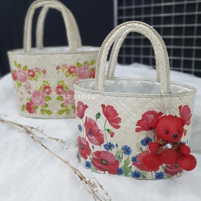 

Harga Promo Imlek / Gift Box Hampers Kotak Hadiah Souvenir Lebaran Codanarama