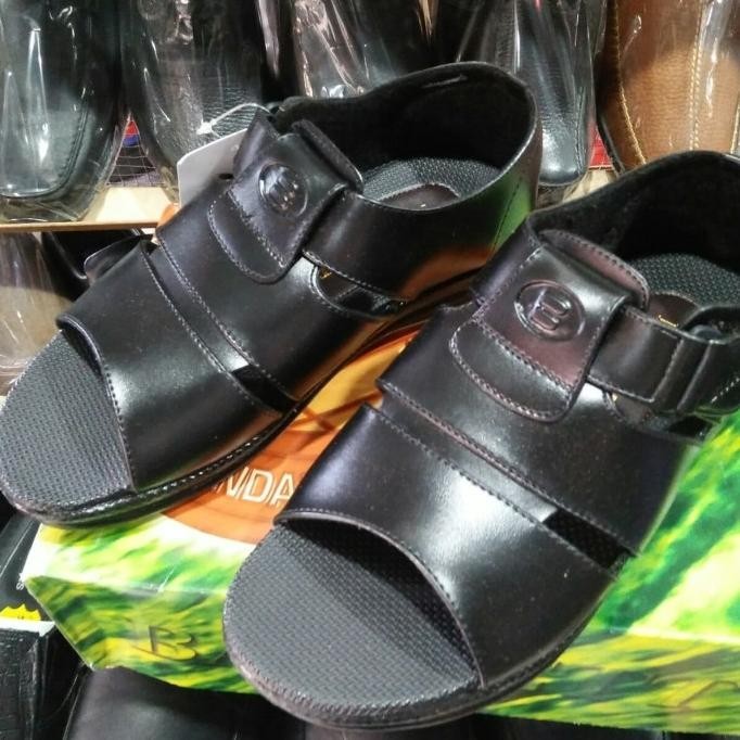 Sandal sepatu pria merk Barnet original