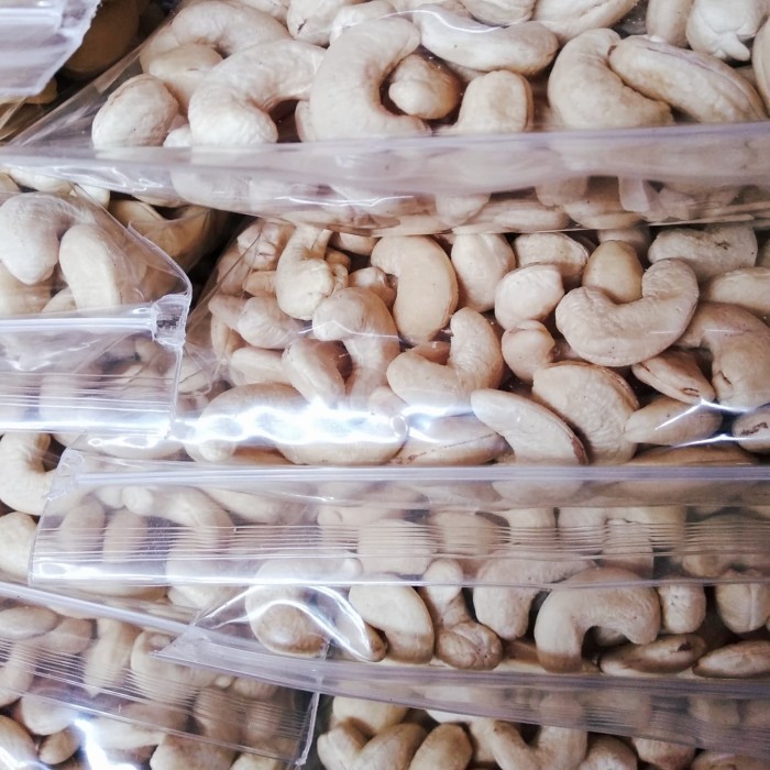 

Kacang Mede 1 kg
