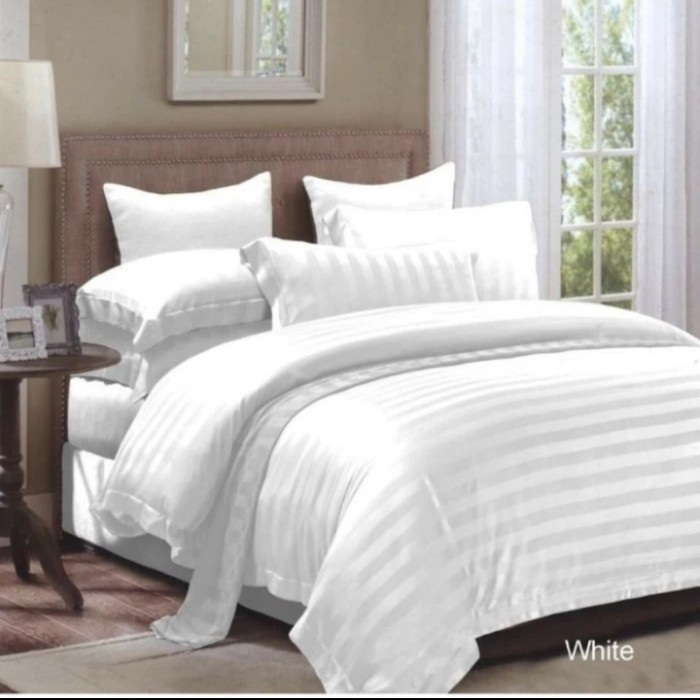 Bedcover Set Motif Salur Putih